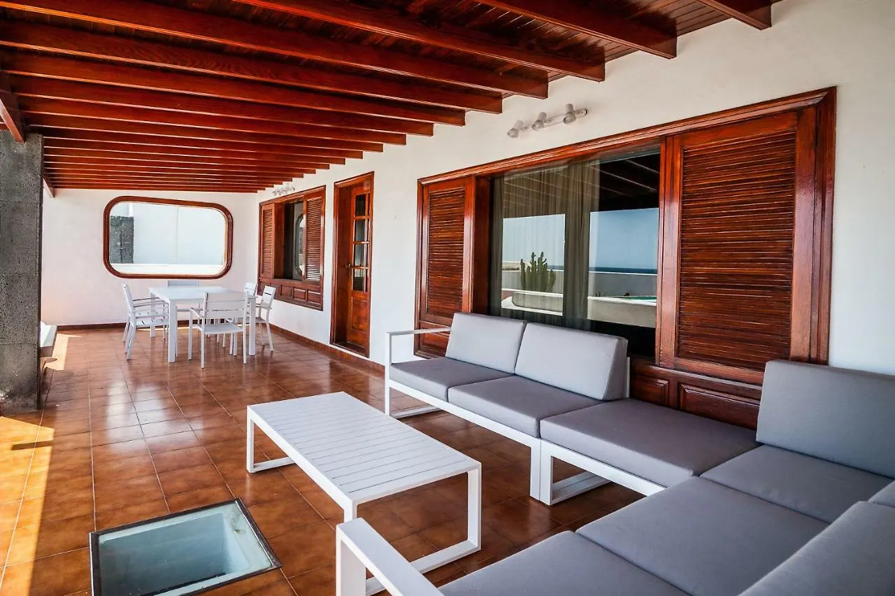 Magnifica Villa Al Lado Del Mar Arrecife