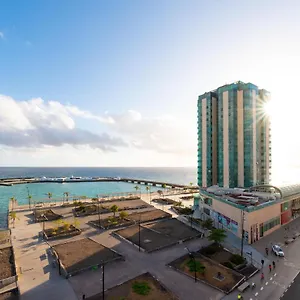 Fee4me: First Line Luxury Apartamento